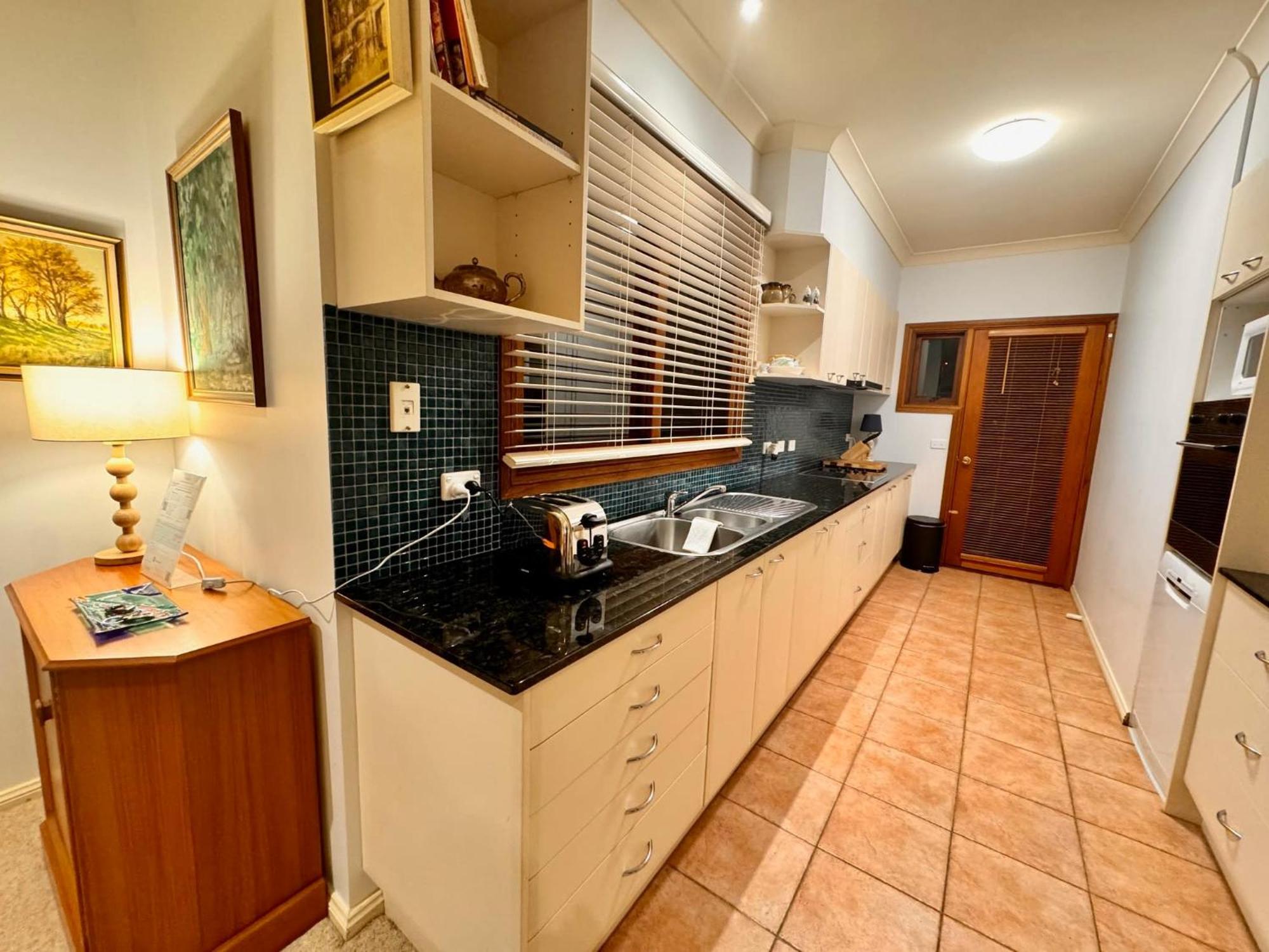 3 Bdrm 2 Bthrm House Close To Canberra Cbd & Anu Zewnętrze zdjęcie